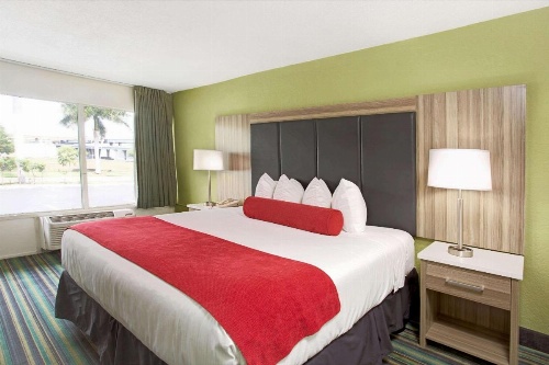 Ramada by Wyndham Fort Lauderdale Airport/Cruise Port image 16